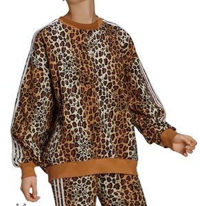 LIKE NEW: ADIDAS Leopard oversized crewneck: Women’s Medium